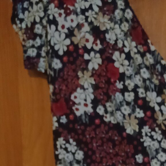 Floral Dress, Large, never worn - Picture 7 of 8